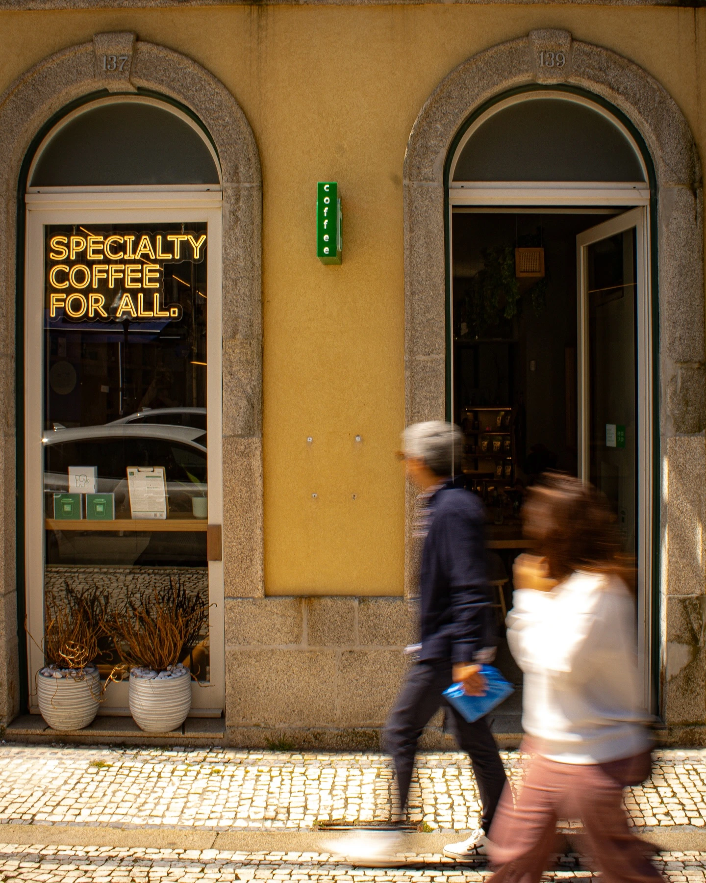 Imagem da loja da R. da Sra. da Luz 139